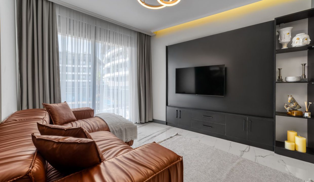 WhatsApp Image 2025-01-06 at 23.28.00 (2)